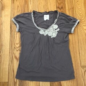 Anthropologie Brown Short Sleeve Shirt with Lace Appliqué Details Size Medium